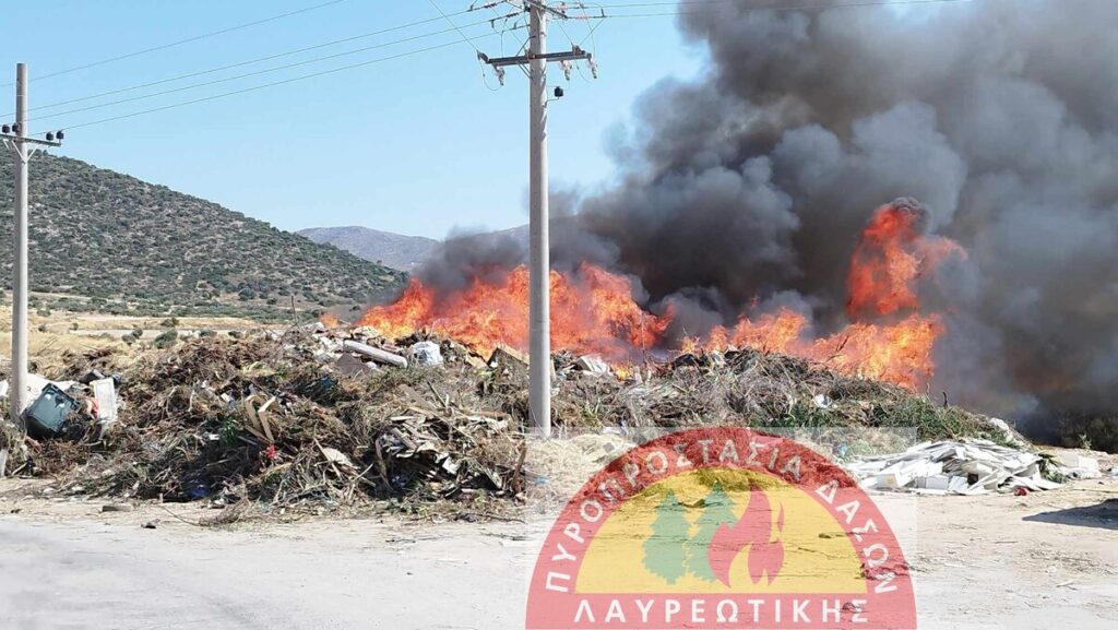 Φωτιά τώρα στο Μαρκόπουλο – Καίει εντός της χωματερής