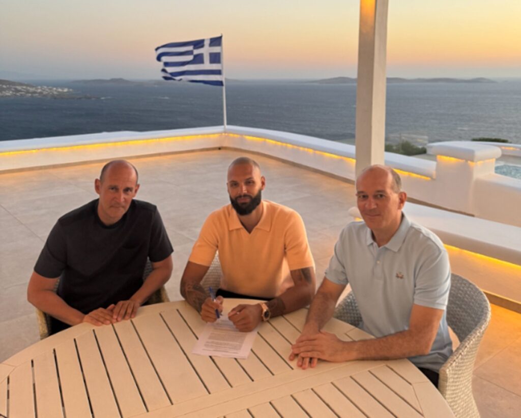 «Για πάντα» στον Ολυμπιακό ο Φουρνιέ, έπεσαν οι υπογραφές