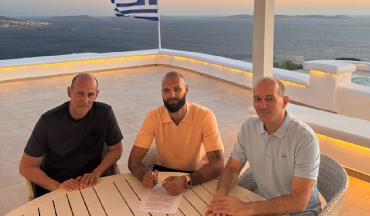 «Για πάντα» στον Ολυμπιακό ο Φουρνιέ, έπεσαν οι υπογραφές