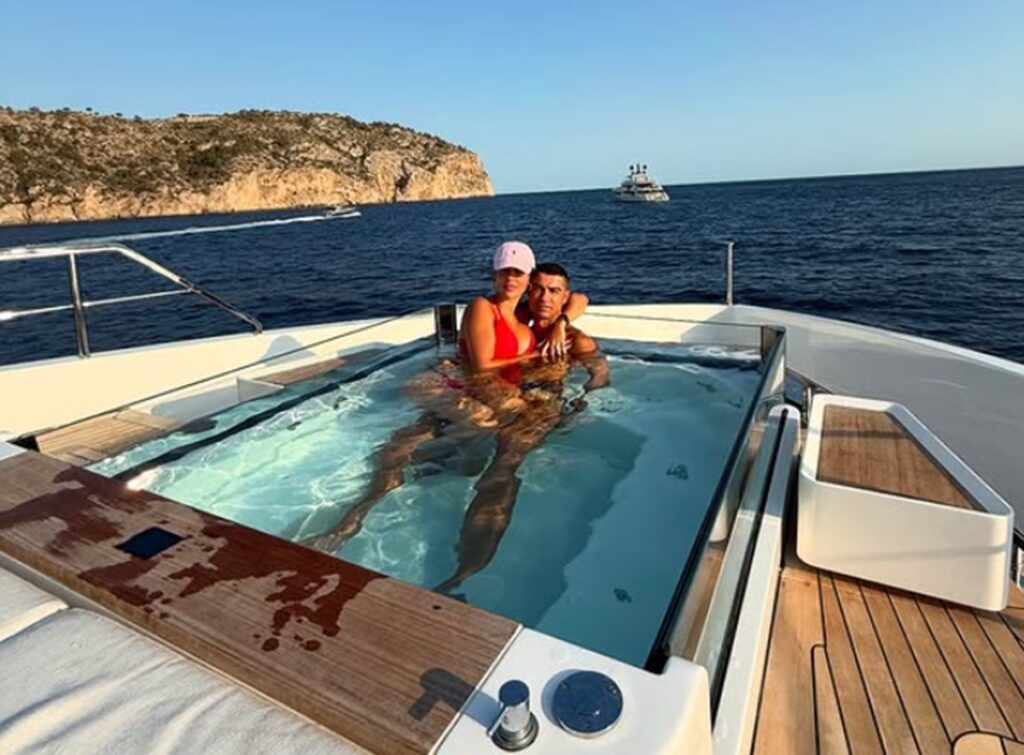 Οικογενειακές διακοπές πολυτελείας στις Σποράδες για τον Κριστιάνο Ρονάλντο, με πολυτελή θαλαμηγό (Εικόνες)