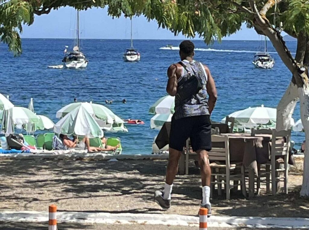 Στις παραλίες της Λευκάδας ο Γιάννης Αντετοκούνμπο