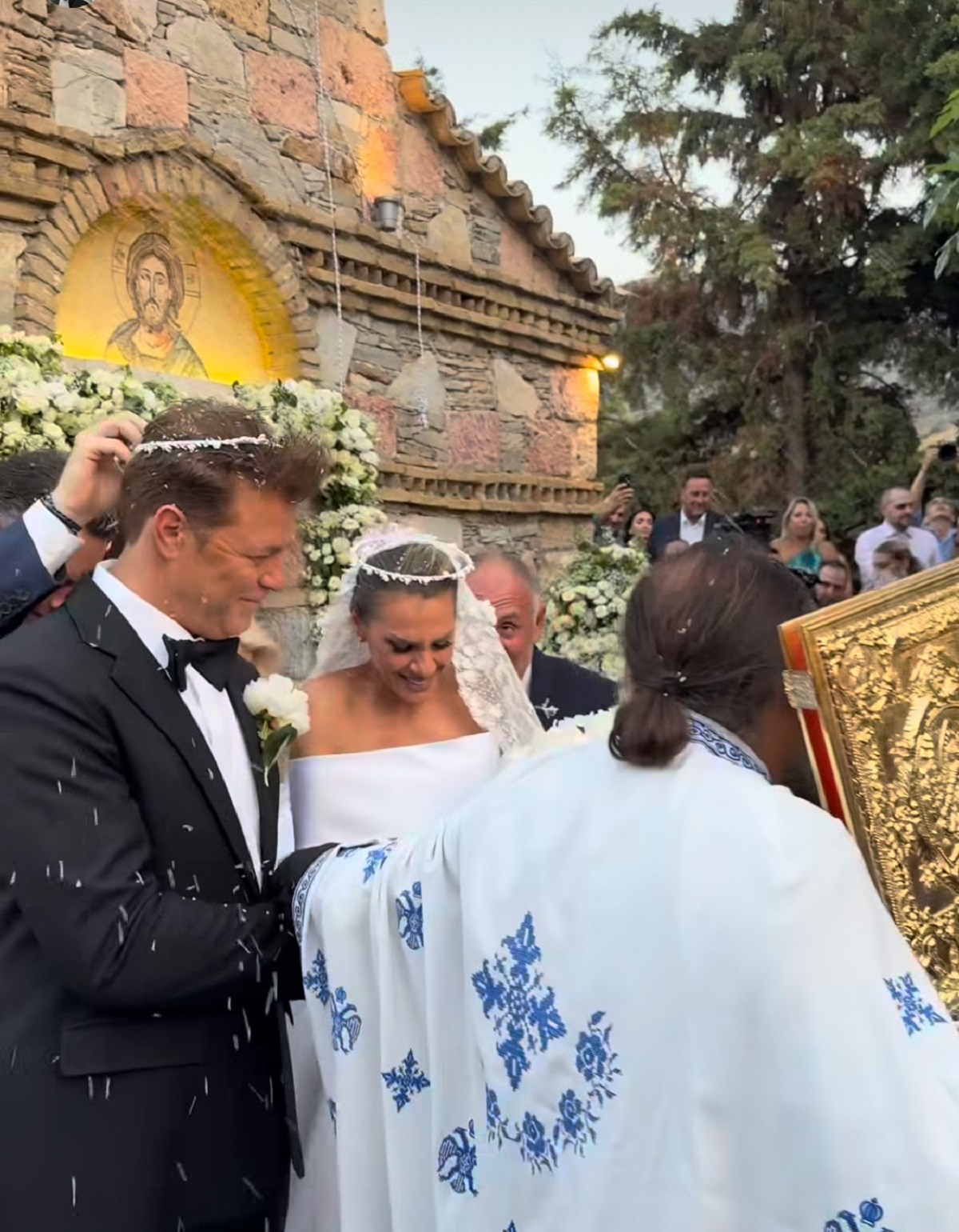 Χρήστος Χολίδης - Κατερίνα Γκιουζέλη: Γάμος και πάρτι με Bo, Τόνι Σφήνο και Μαρία Ιακώβου 1 Χρήστος Χολίδης γάμος