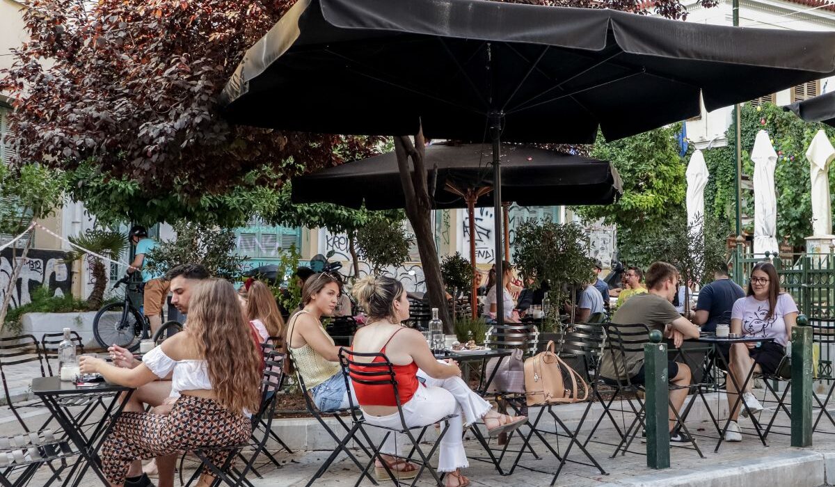 «Λίφτινγκ» στο εργασιακό: 13 ώρες δουλειά, 4ήμερη εργασία, αλλαγές στις άδειες και γρήγορες προσλήψεις – Παραδείγματα