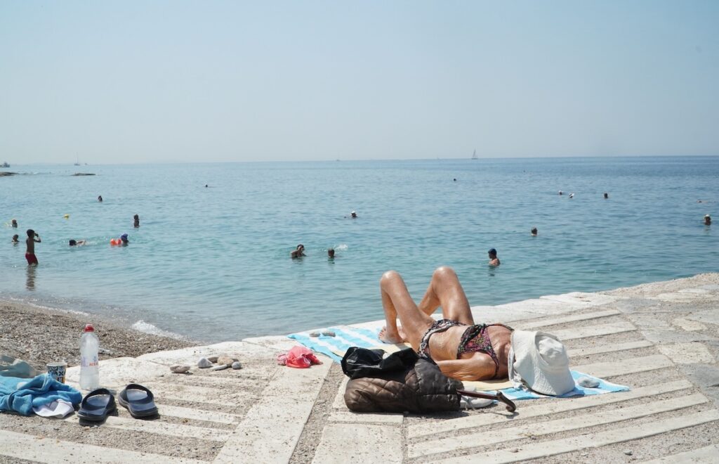 Καιρός Καύσωνας Παραλία Αττική