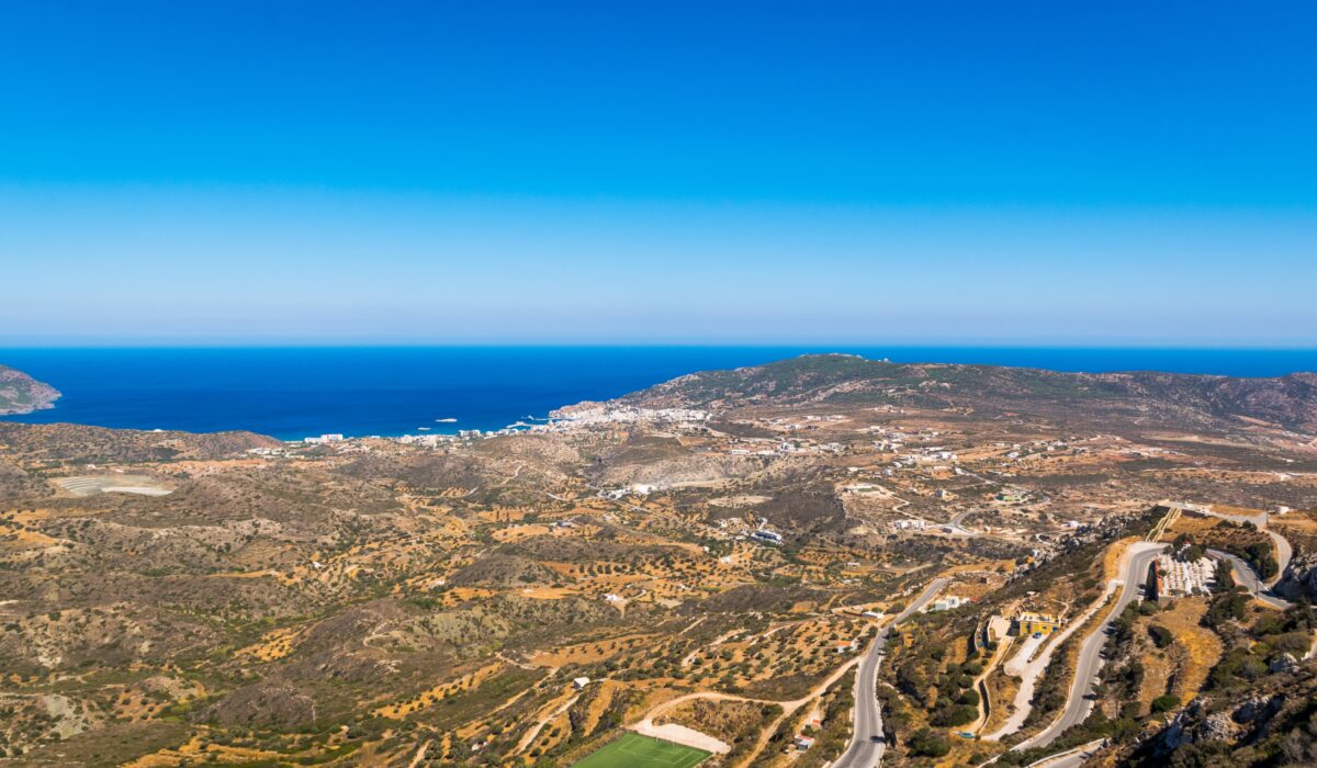 Ούτε Μύκονος, ούτε Σαντορίνη: Αυτό είναι το ελληνικό νησί που αποθεώνει η Ευρώπη για το 2025