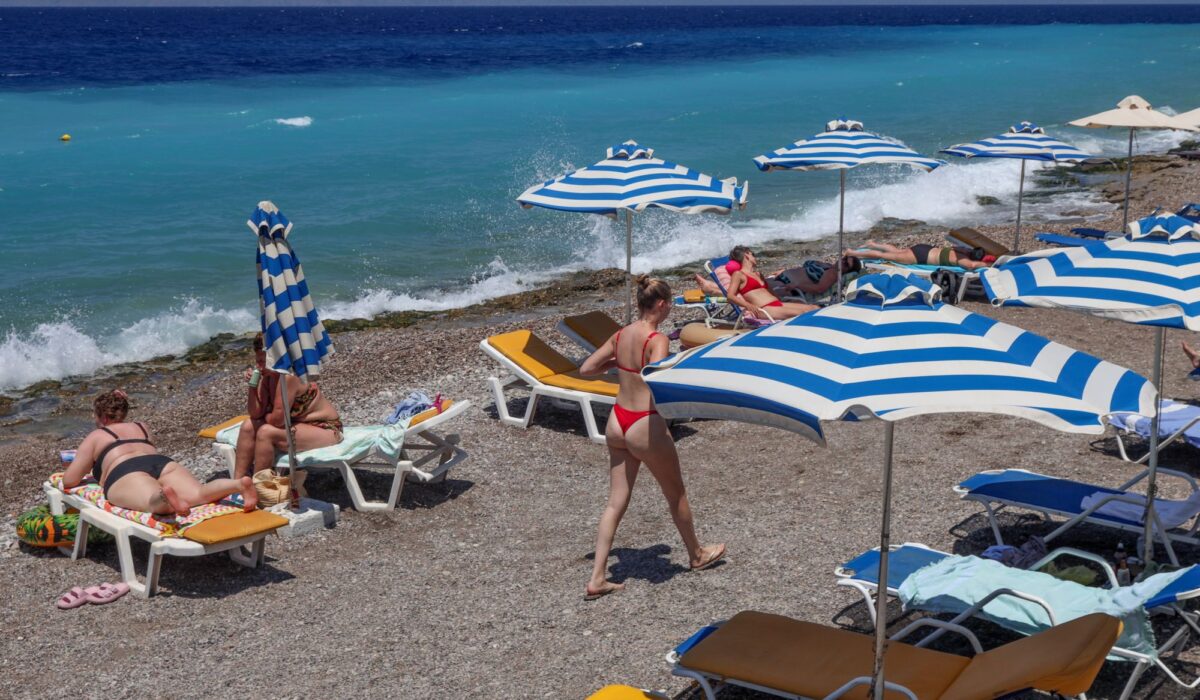 Έντονος καύσωνας με υψηλές θερμοκρασίες.