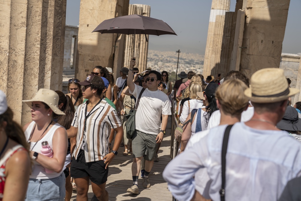 Δύο καύσωνες μέσα σε λίγες μέρες: Ζέστη χωρίς τέλος