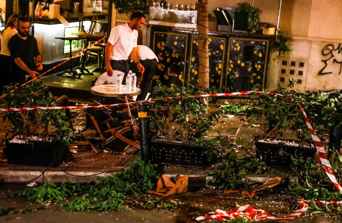 Αυτοκίνητο Τζιπ Κολωνάκι Εστιατόριο