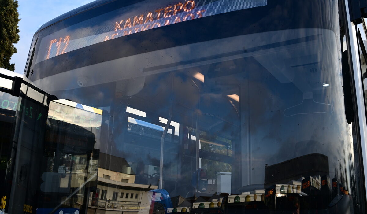 Απίστευτο περιστατικό στον Βοτανικό: Οδηγός χτύπησε με λεωφορείο συνάδελφό του επειδή τσακώθηκαν