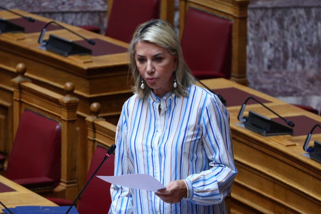 Συνελήφθη γνωστός δημοσιογράφος στο Βόλο – Τον κατήγγειλε η Ζέττα Μακρή για εκβιασμό