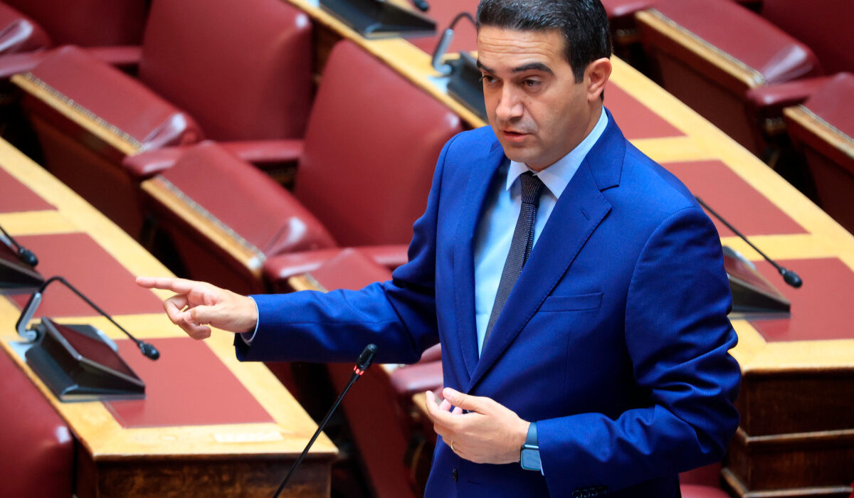 Ο βουλευτής του ΠΑΣΟΚ Μιχάλης Κατρίνης στη Βουλή