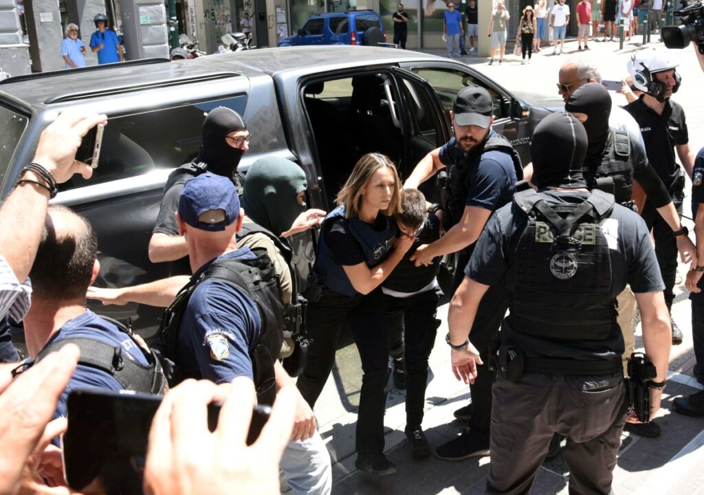 Την Κυριακή η απολογία της Ειρήνης Μουρτζούκου – «Φόνισσα» της φώναζαν έξω από τα δικαστήρια