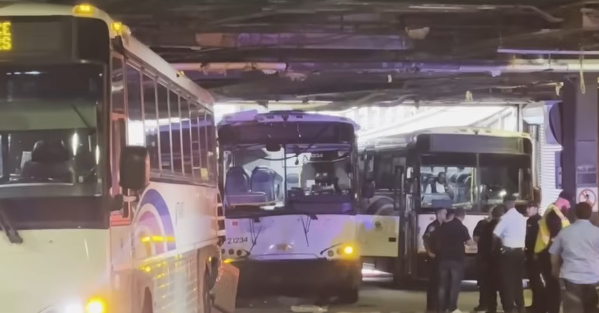 Σύγκρουση λεωφορείων με 14 τραυματίες στη Νέα Υόρκη