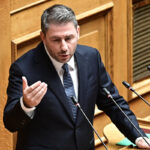 Ο πρόεδρος του ΠΑΣΟΚ Νίκος Ανδρουλάκης σε ομιλία του στη Βουλή