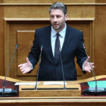 Ο πρόεδρος του ΠΑΣΟΚ, Νίκος Ανδρουλάκης, στη Βουλή