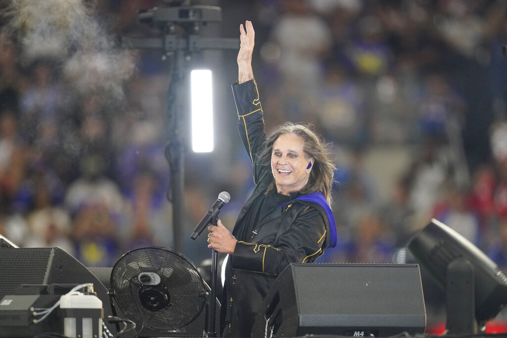 «Ozzy Forever»: Ο Όζι Όζμπορν πέρασε στην αιωνιότητα – Συγκινούν τα αντίο από AC/DC, Aerosmith, Metallica