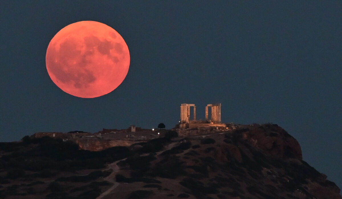 Πανσέληνος Αυγούστου