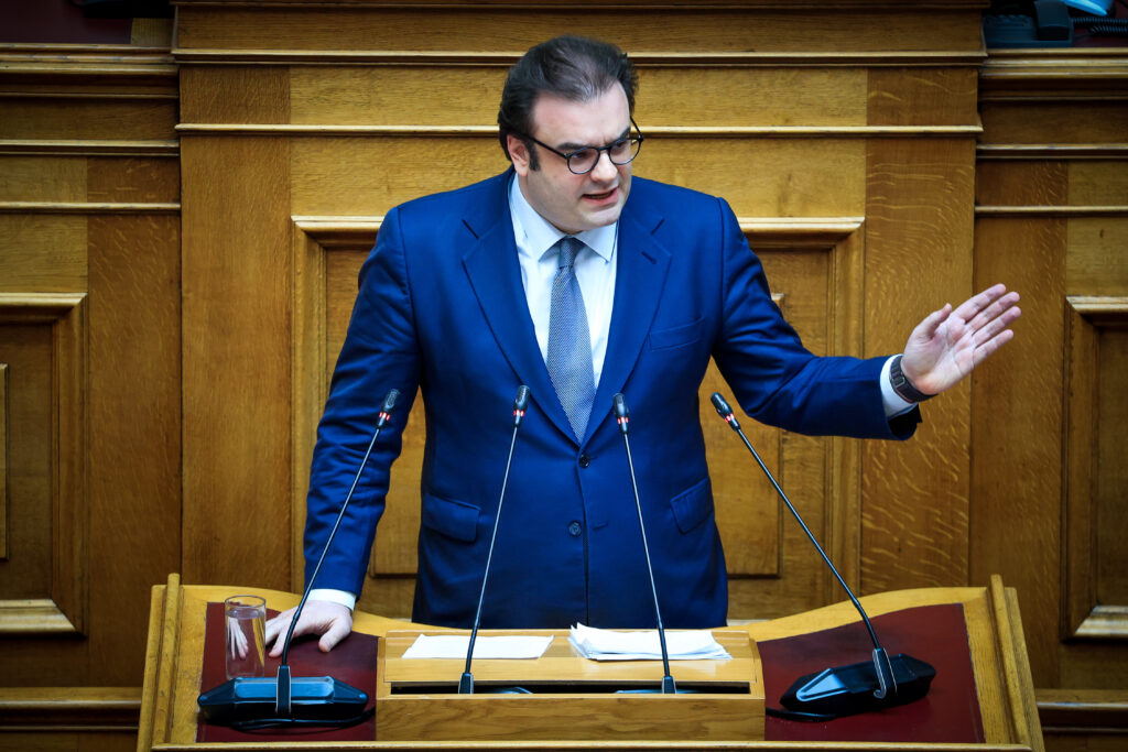 Πιερρακάκης: Μηδενίζονται οι χρεώσεις μέσω ΔΙΑΣ στις συναλλαγές στα ATM
