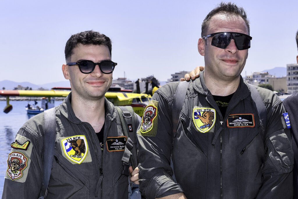 «Είχε θέμα ο κινητήρας» – Οι πιλότοι του Canadair μιλούν για την αναγκαστική προσθαλάσσωση