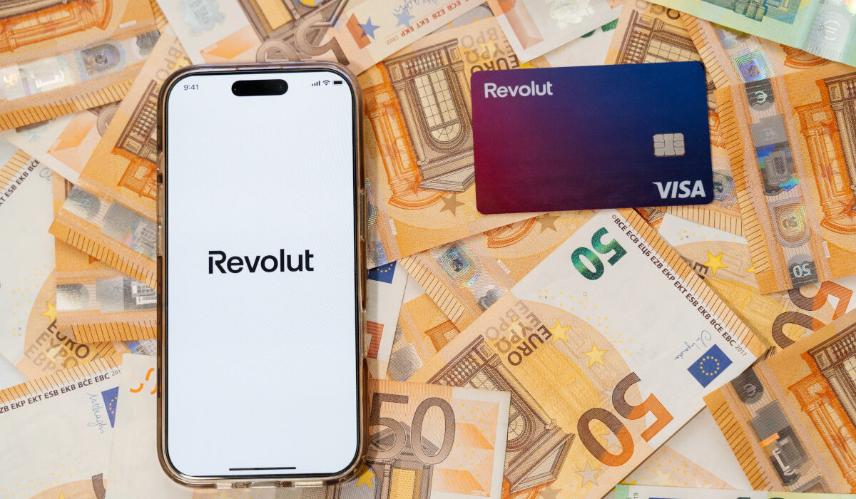 Ιταλία: Οι Αρχές «χτενίζουν» τη Revolut για παραπλάνηση των πελατών της