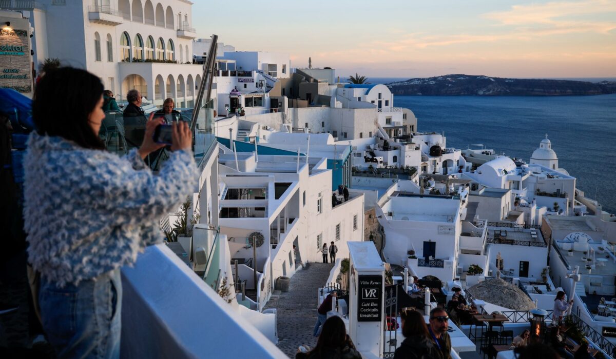 Ξεκινά το νέο καλοκαιρινό χαράτσι των 20 ευρώ – Ποιοι πληρώνουν
