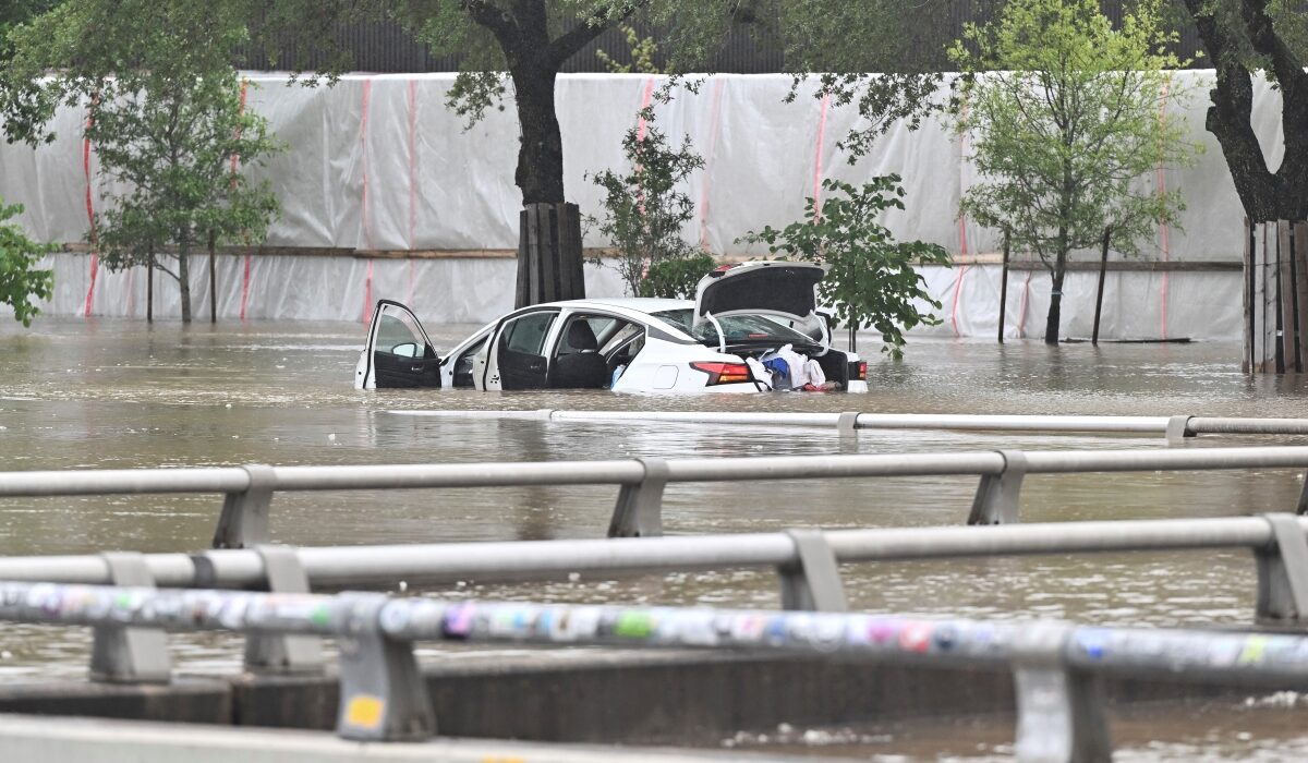 Φονικές πλημμύρες στο Τέξας: Δεκάδες νεκροί και αγνοούμενοι – Ανάμεσά τους πολλά παιδιά (Βίντεο)