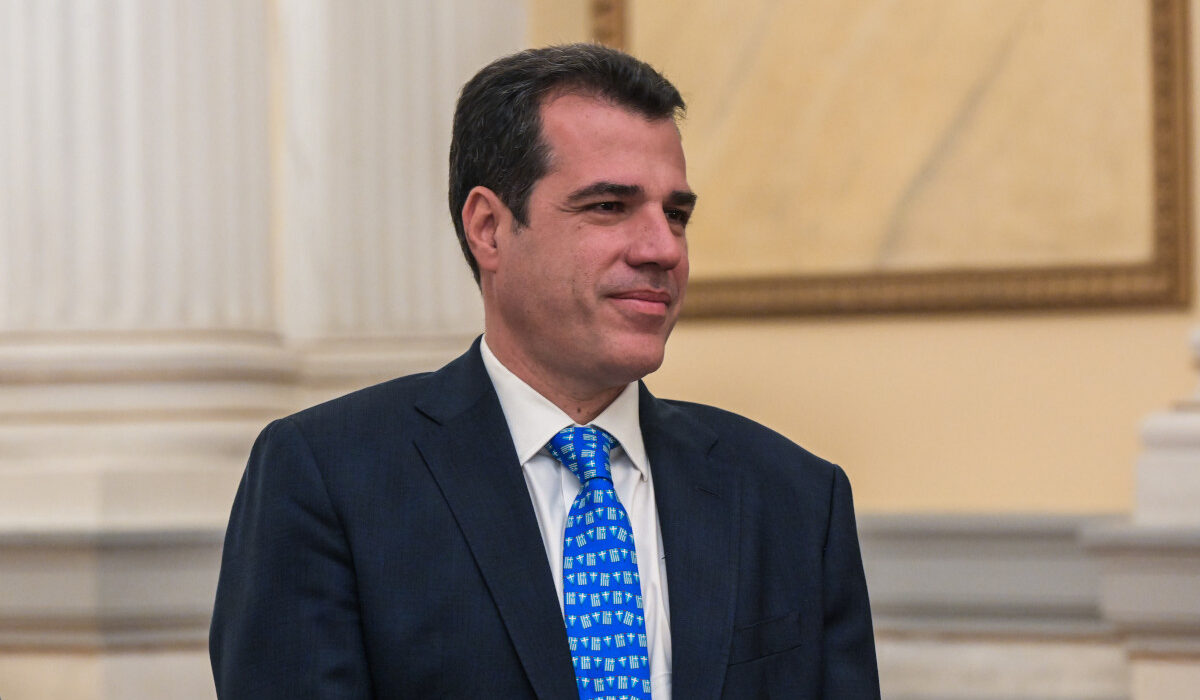 Ο Θάνος Πλεύρης στη Λιβύη για το μεταναστευτικό πρόβλημα στην Κρήτη