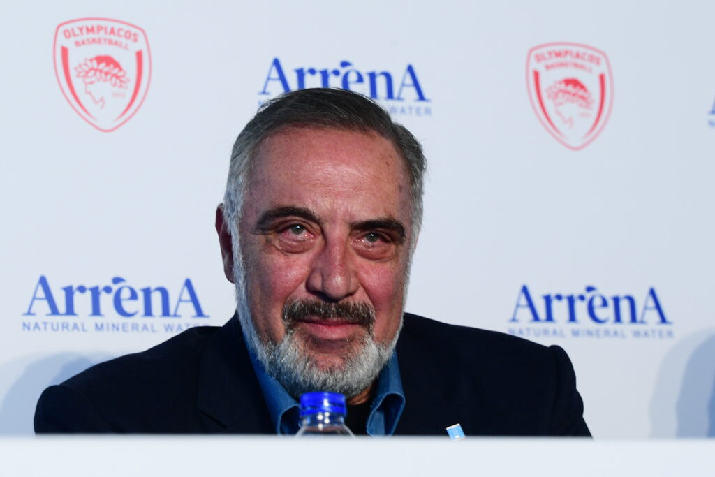 Τσιάκος για το ΣΕΦ: «Εμάς μας συμφέρει να μην έχει air condition το γήπεδο, νερά πουλάμε»