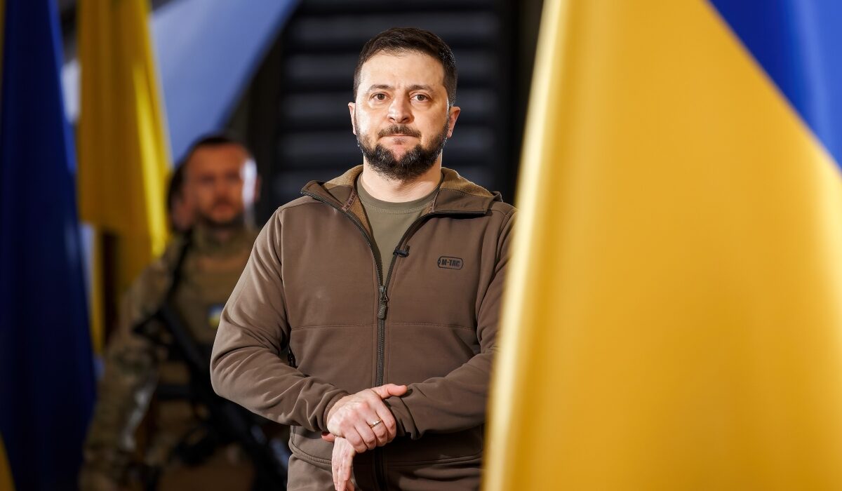 Ο Ζελένσκι στα «σxοινιά» – Πυρ ομαδόν από Τραμπ, Ευρωπαίους και Δυτικά ΜΜΕ για τη διαφθορά στην Ουκρανία