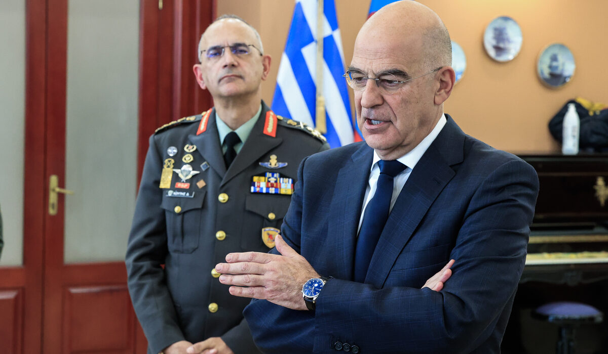 Δένδιας: Τιμάμε τη μνήμη των θυμάτων της τρομοκρατίας