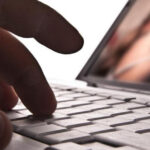 Σάλος στην Ιταλία για ομάδα στο Facebook με 32.000 μέλη - Αναρτούσαν γυμνές φωτογραφίες