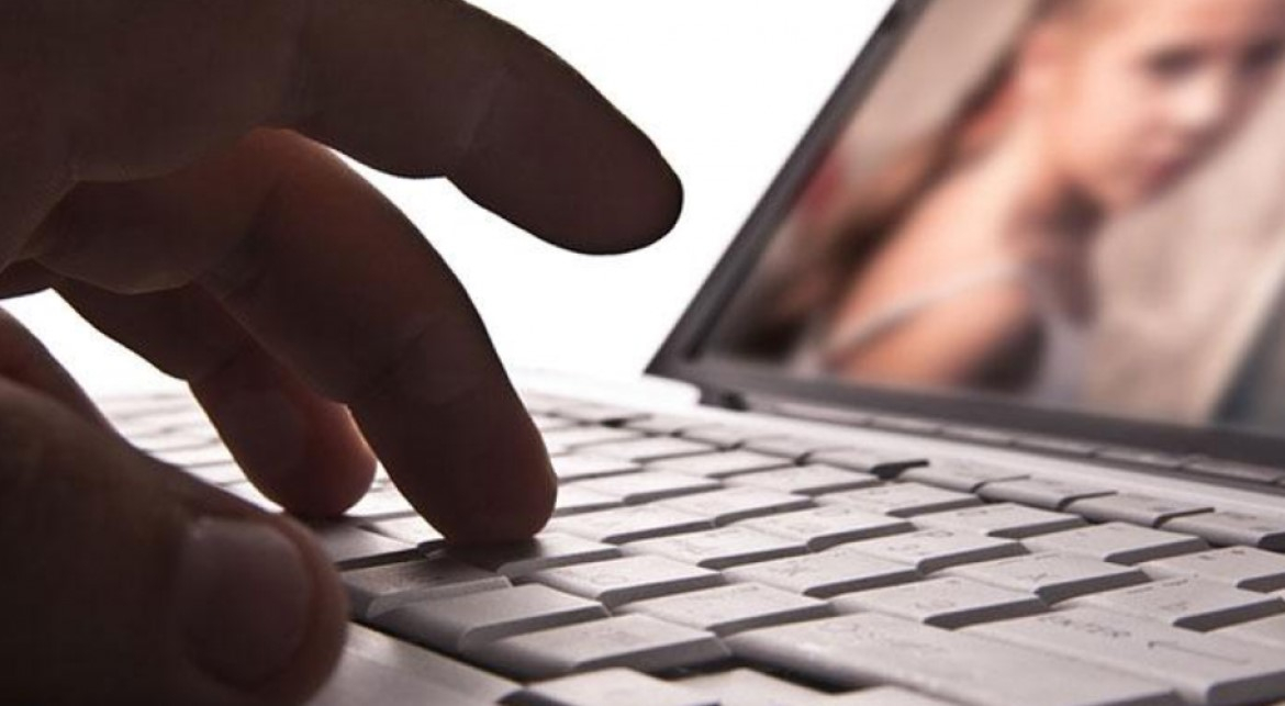 Σάλος στην Ιταλία για ομάδα στο Facebook με 32.000 μέλη - Αναρτούσαν γυμνές φωτογραφίες