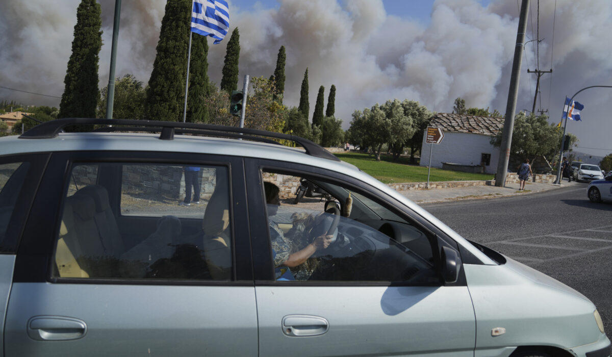 Φωτιά Κερατέα: Κυκλοφοριακές ρυθμίσεις και κλειστοί δρόμοι
