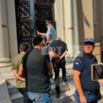 Πάτρα: Στα δικαστήρια ο 19χρονος και ο 27χρονος που κατηγορούνται για εμπρησμό