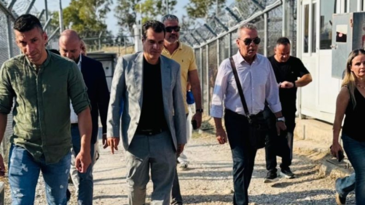 Στην Αμυγδαλέζα ο Πλεύρης - «Φυλακή ή επιστροφή για τους παράνομους μετανάστες»