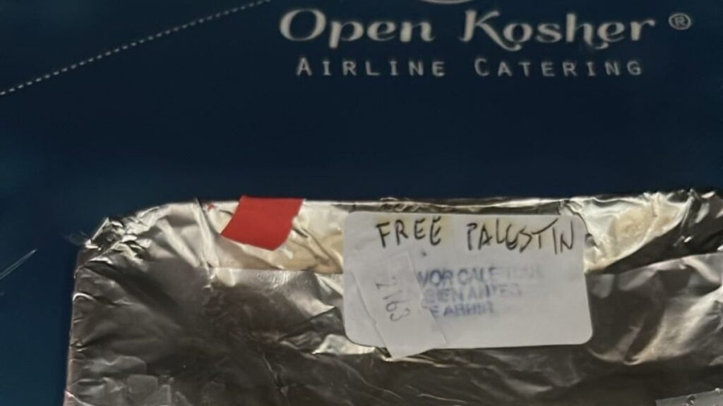 Χαμός σε πτήση της Iberia: Σέρβιραν γεύματα σε Εβραίους με την ένδειξη «Free Palestine»