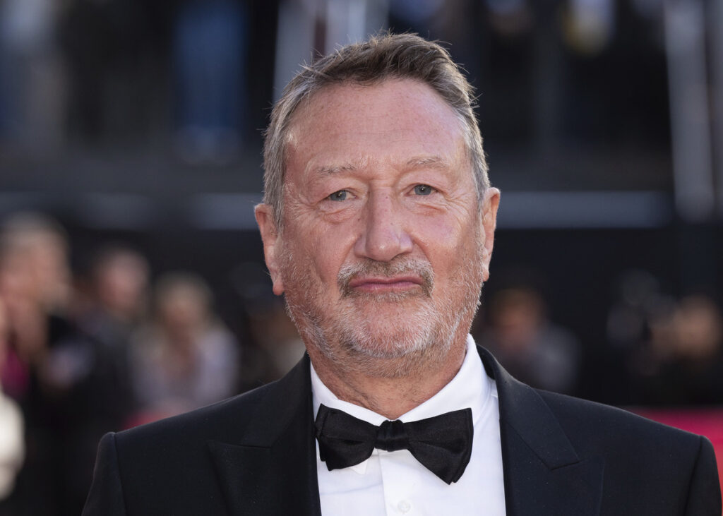 Ο δημιουργός της σειράς Peaky Blinders γράφει το σενάριο του νέου Τζέιμς Μποντ