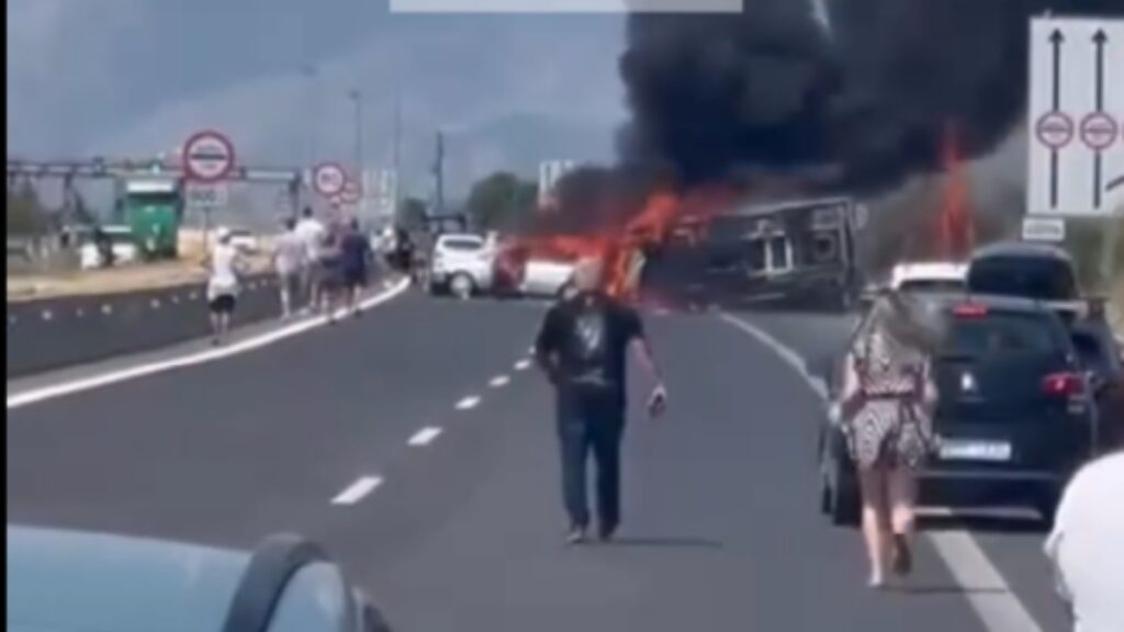 «Βοήθεια, βγάλτε μας, σώστε μας» - Οι ανατριχιαστικές σκηνές αμέσως μετά το τροχαίο στην Εγνατία