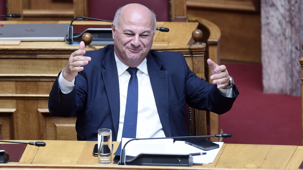 Κώστας Τσιάρας