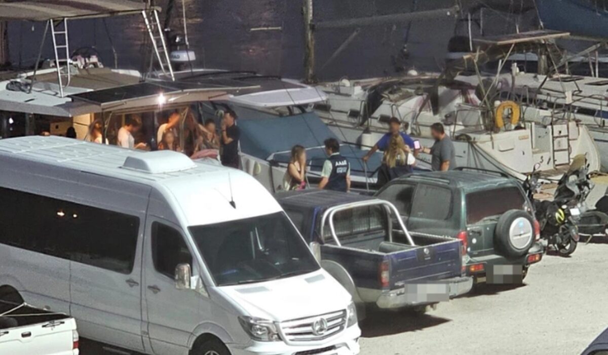 «Απόβαση» ΑΑΔΕ στη Σαντορίνη – Τους βγήκε ξινή η κρουαζιέρα