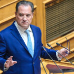 «Καμία βλάβη» - Τι λέει ο Άδωνις για την υποχώρηση ασανσέρ στο «Γεννηματάς»
