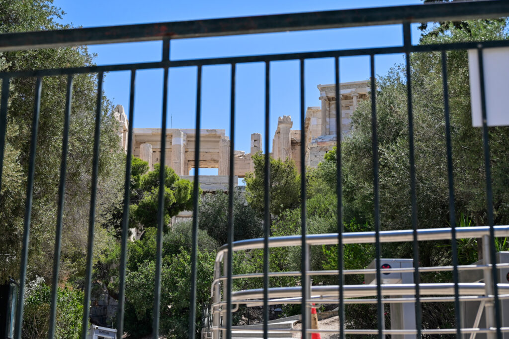 Μυστήριο με τον ξυλοδαρμό άνδρα κοντά στην Ακρόπολη