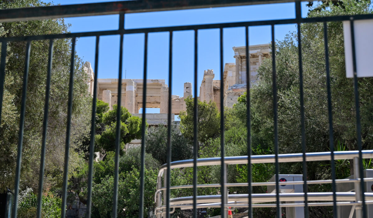 Μυστήριο με τον ξυλοδαρμό άνδρα κοντά στην Ακρόπολη