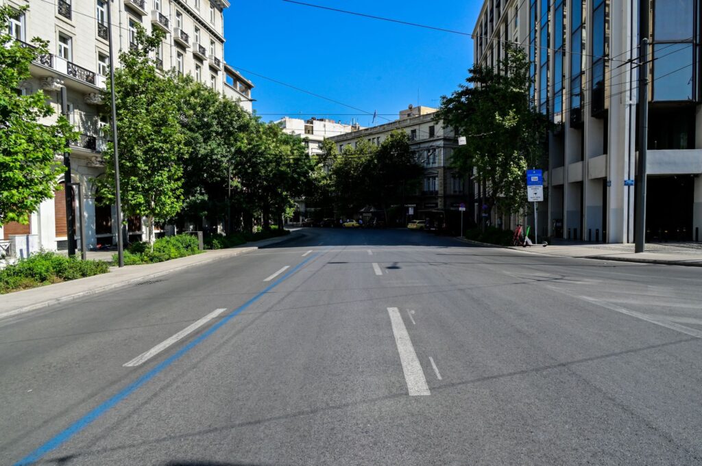 Η Αθήνα την πρώτη Κυριακή του Αυγούστου θυμίζει εποχή… Covid – Ερήμωσε η πρωτεύουσα, γεμάτες οι παραλίες (Φωτογραφίες)