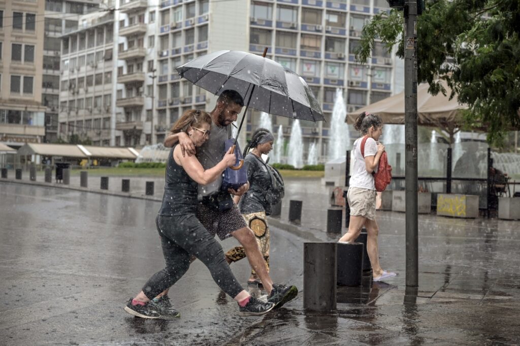 Ρεκόρ βροχής στο κέντρο της Αθήνας – Η περιοχή που «έπνιξε» η νεροποντή του Αυγούστου