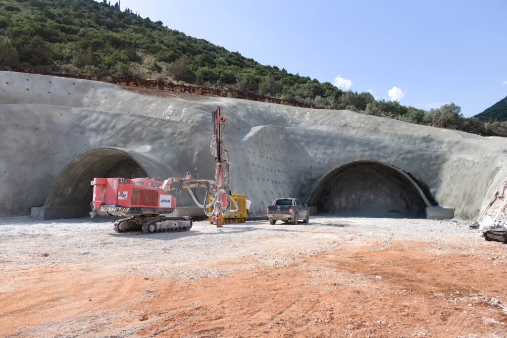 Ο νέος «κρυμμένος» αυτοκινητόδρομος της Ελλάδας με τούνελ πολλών χιλιομέτρων – Εικόνες