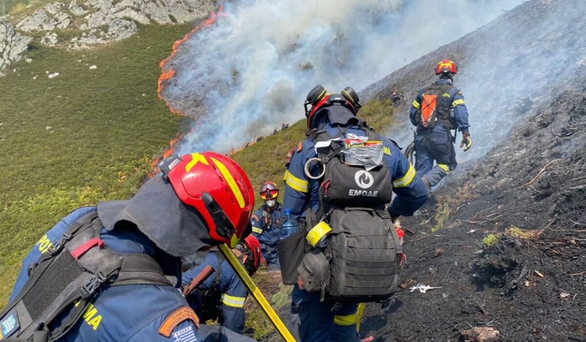 Ισπανία: Τα «κλικ» από τη μάχη με τις μεγάλες φωτιές – Επιχειρούν Έλληνες δασοκομάντος