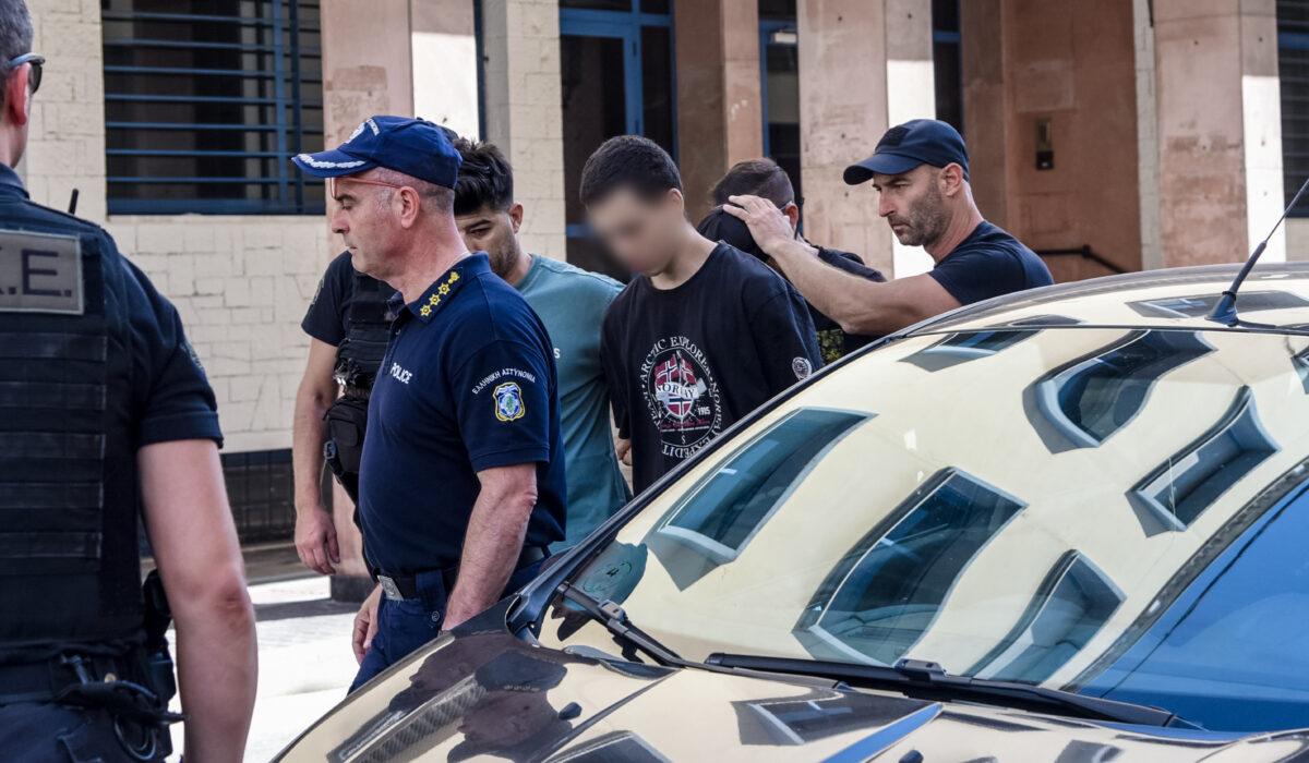 Φωτιά στην Πάτρα: Το Σαββατοκύριακο οι απολογίες των τριών συλληφθέντων για εμπρησμό
