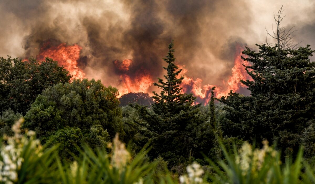 Πολύ υψηλός κίνδυνος για φωτιά την Κυριακή σε τρεις περιοχές – Τι πρέπει να γνωρίζουν οι πολίτες