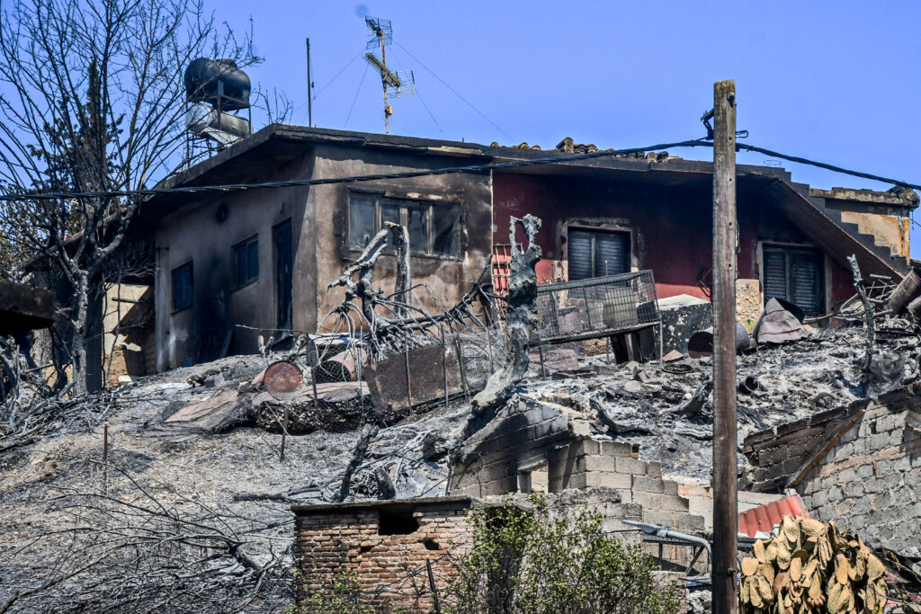 Φωτιά στην Πάτρα: Πόσα σπίτια κάηκαν